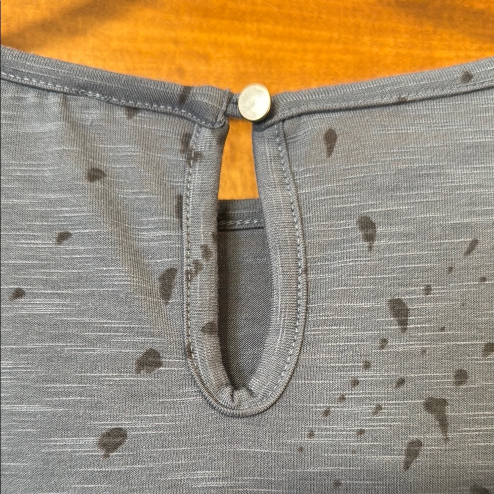 ⭐️Grayish Blue Women's Top⭐️ - Picture 2 of 4